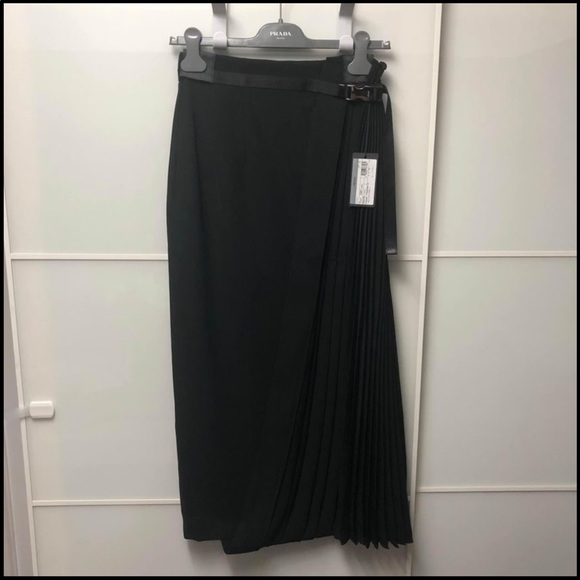 BNWT Prada skirt Gonna. Colour Nero. Size 40. - Picture 4 of 10